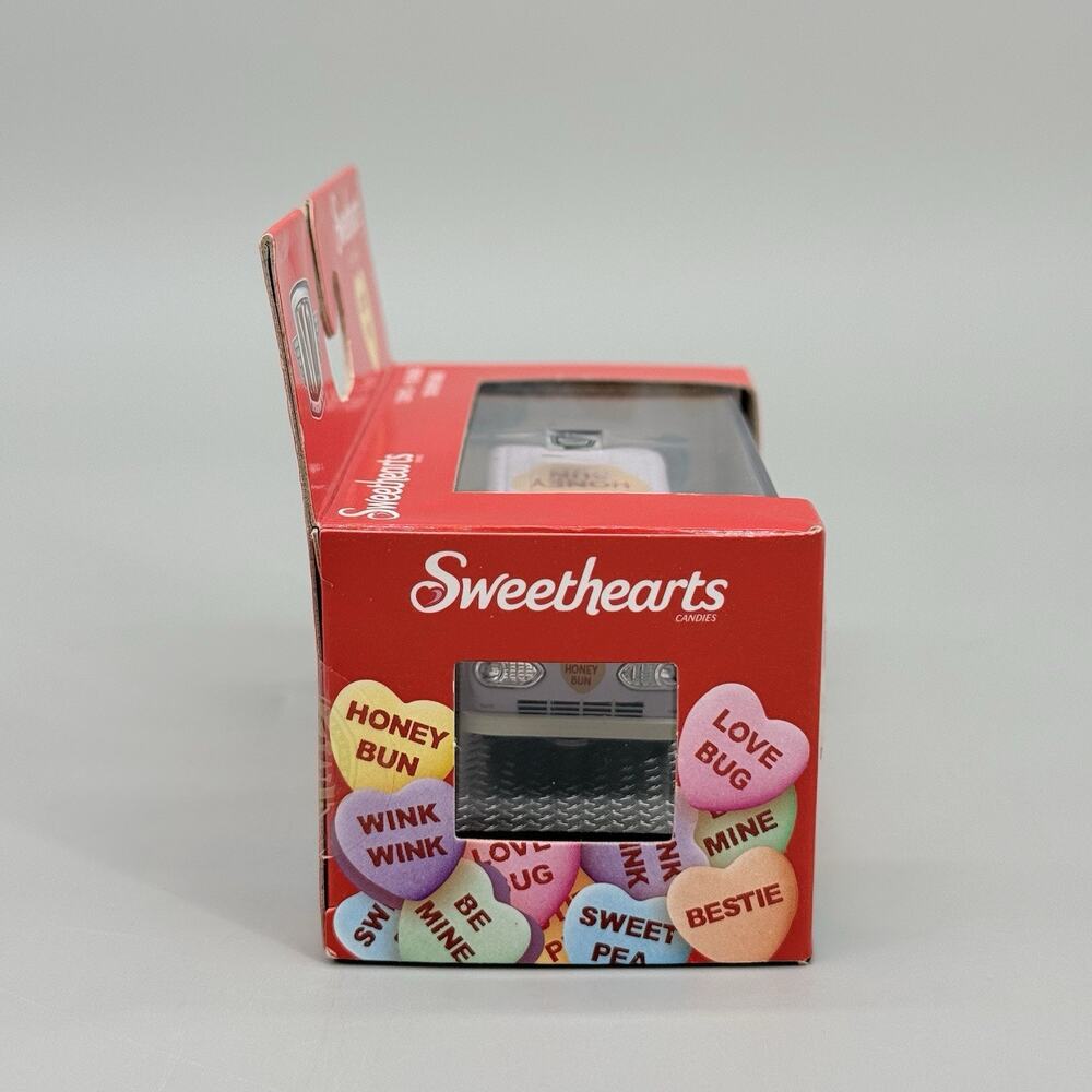 M2 Machines Pink Candy Sweethearts Honey Bun 1965 Ford Econoline Van 1:64 - Picture 3 of 6